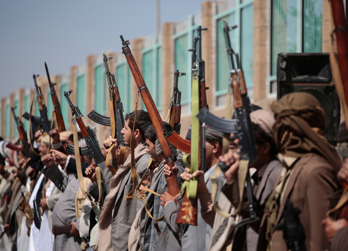 Arabia Saudita, ennesimo attacco degli Houthi. Colpito l’aeroporto King Fahd a Dammam: un morto e otto feriti Arabia Saudita, ennesimo attacco degli Houthi. Colpito l’aeroporto King Fahd a Dammam: un morto e otto feriti