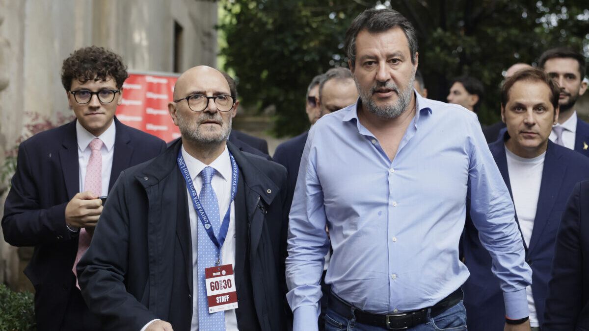 Lega, Salvini replica alla candidatura di Garavaglia. E sul nuovo simbolo… Lega, Salvini replica alla candidatura di Garavaglia. E sul nuovo simbolo…
