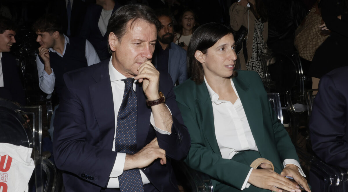 Elezioni, Schlein spinge per andare al voto, ma il programma è ancora da scrivere: “L’obiettivo è chiuderlo entro dicembre” Elezioni, Schlein spinge per andare al voto, ma il programma è ancora da scrivere: “L’obiettivo è chiuderlo entro dicembre”
