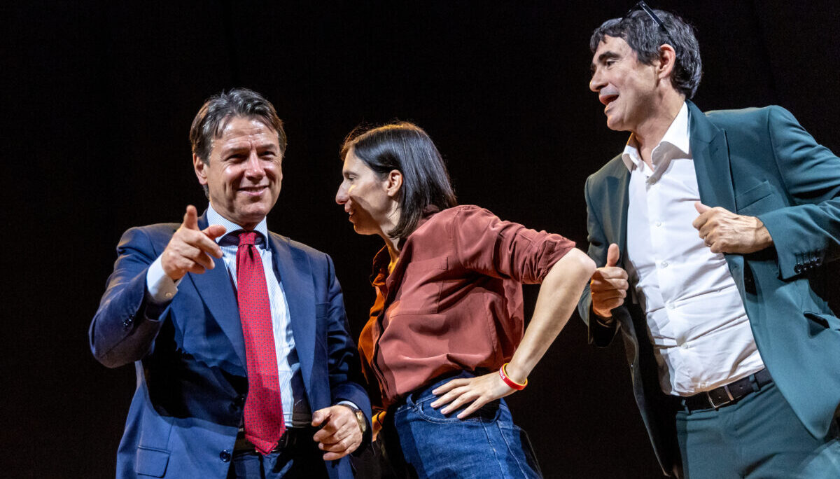 Sondaggi, Vannacci non regge la corsa: il campo largo scavalca di un soffio il centrodestra Sondaggi, Vannacci non regge la corsa: il campo largo scavalca di un soffio il centrodestra