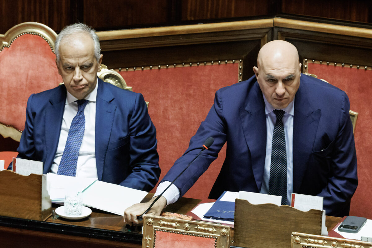 Scontri, Crosetto evoca la guerra ibrida su Milano. La Cgil scende in piazza contro le diseguaglianze sociali Scontri, Crosetto evoca la guerra ibrida su Milano. La Cgil scende in piazza contro le diseguaglianze sociali