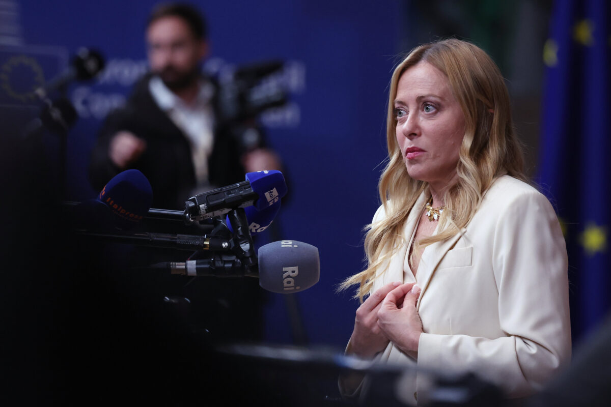 Consiglio Ue, Meloni ottimista: “Italia determinata sul tema dell’energia, passi avanti con von der Leyen sul tema della flessibilità” Consiglio Ue, Meloni ottimista: “Italia determinata sul tema dell’energia, passi avanti con von der Leyen sul tema della flessibilità”