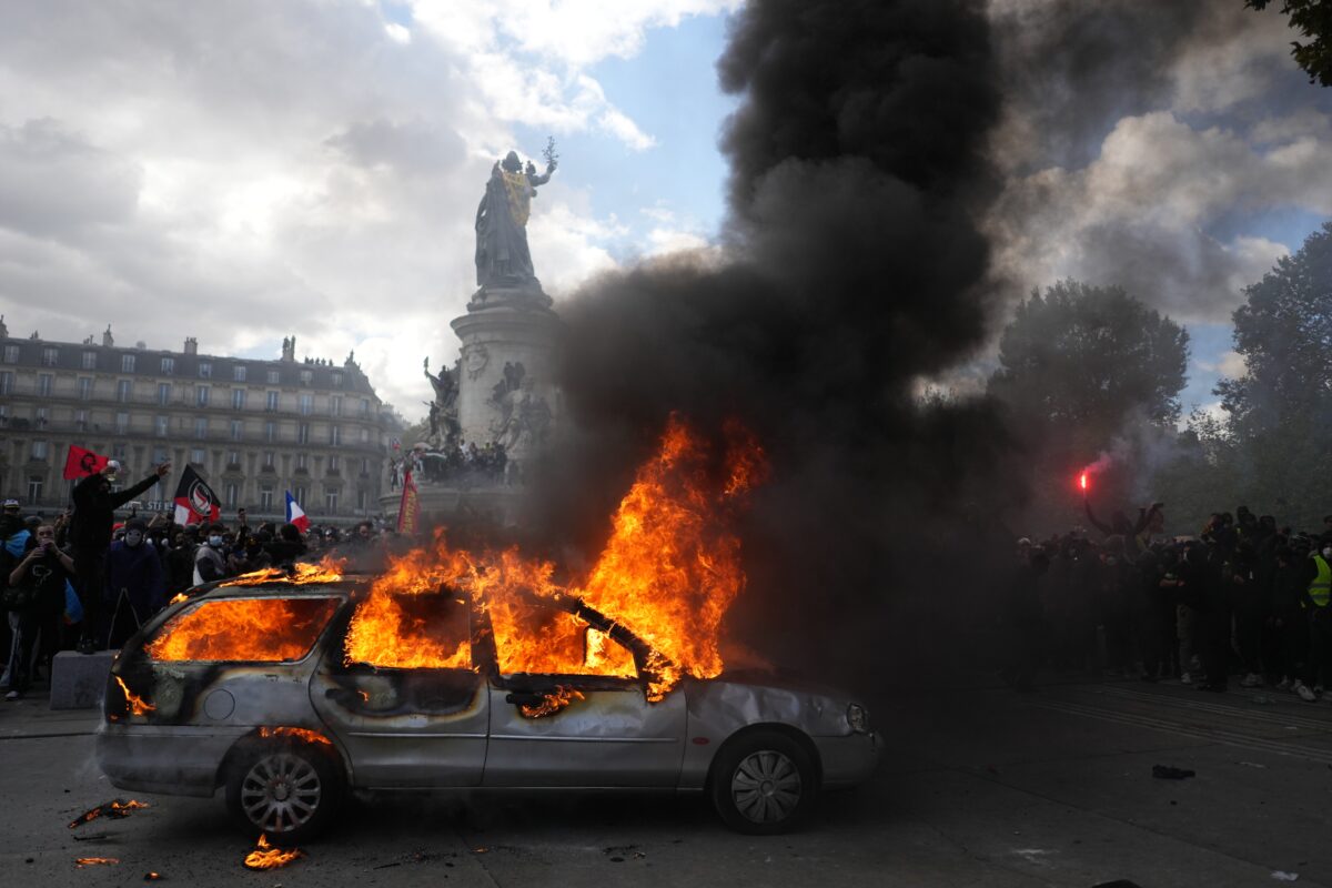 Francia, 1.200 fermi e un morto dopo le proteste contro il carovita: sindaci chiedono un incontro a Lecornu Francia, 1.200 fermi e un morto dopo le proteste contro il carovita: sindaci chiedono un incontro a Lecornu