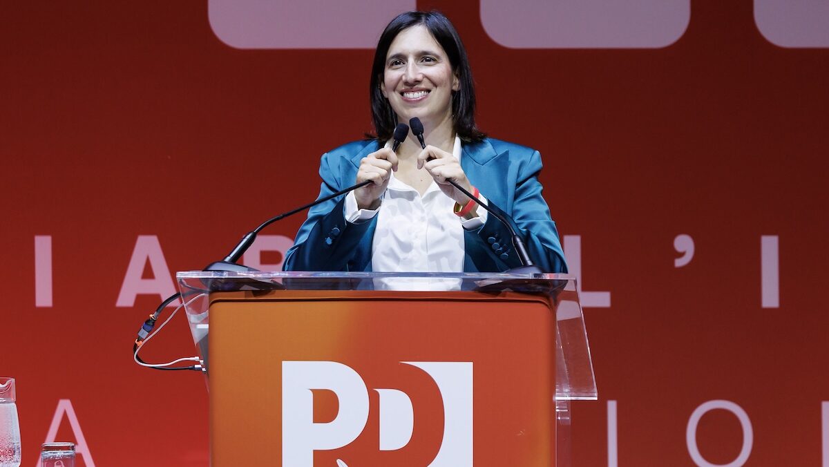 Pd, Schlein all’Assemblea nazionale: “Meloni inconcludente”. E sui cortei: “Non c’entriamo nulla con i delinquenti” Pd, Schlein all’Assemblea nazionale: “Meloni inconcludente”. E sui cortei: “Non c’entriamo nulla con i delinquenti”