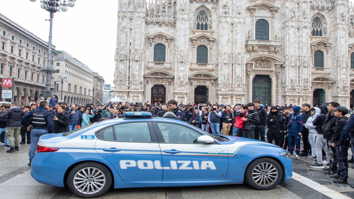 Milano a ferro e fuoco, il centrodestra attacca Sala: “Serve tolleranza zero, ma la sinistra cerca consenso tra i maranza” Milano a ferro e fuoco, il centrodestra attacca Sala: “Serve tolleranza zero, ma la sinistra cerca consenso tra i maranza”