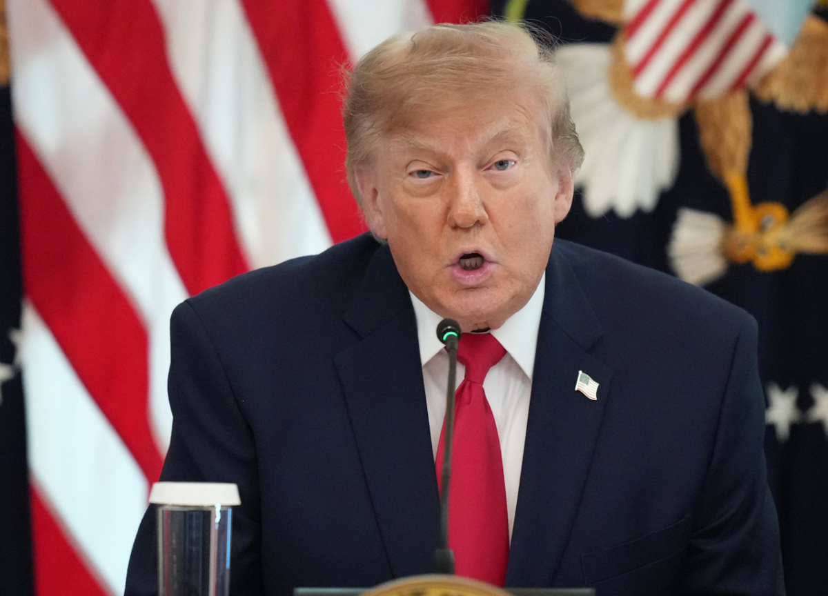 Elezioni di midterm, Trump è sotto di dieci punti. Popolarità del presidente al minimo storico: ecco a quanto è scesa Elezioni di midterm, Trump è sotto di dieci punti. Popolarità del presidente al minimo storico: ecco a quanto è scesa