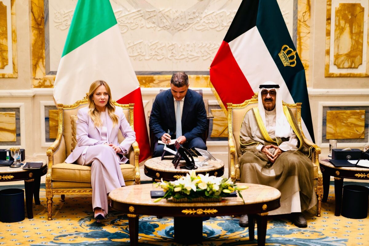 Energia, Meloni vola in Kuwait e incontra l’Emiro: Q8 pronta a prorogare il price cap su benzina e gasolio Energia, Meloni vola in Kuwait e incontra l’Emiro: Q8 pronta a prorogare il price cap su benzina e gasolio