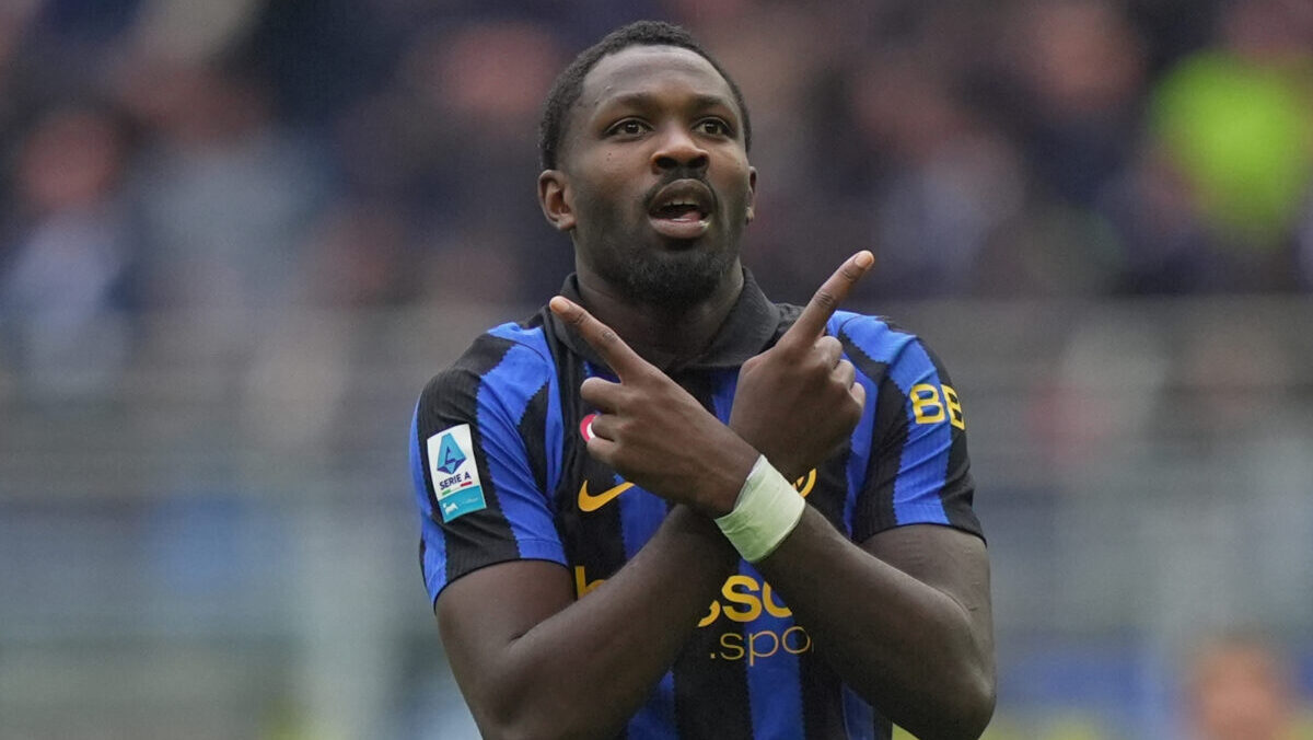 Serie A, Roma e Inter a tutto gas. Il Milan sorride, il Napoli arranca ma resta favorito. Le quote Serie A, Roma e Inter a tutto gas. Il Milan sorride, il Napoli arranca ma resta favorito. Le quote