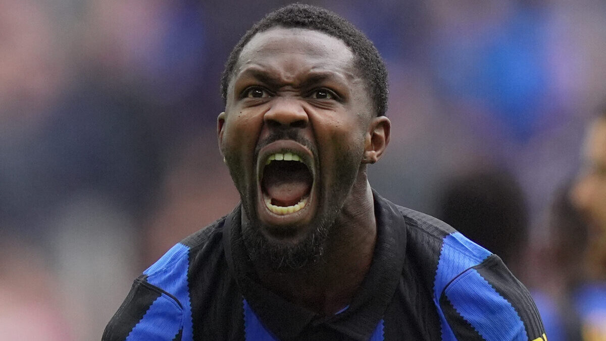 Serie A, derby tinto di nerazzurro per i bookmaker: Milan in salita, Juve davanti al Napoli. Roma, Lazio e Como col turbo. Le quote Serie A, derby tinto di nerazzurro per i bookmaker: Milan in salita, Juve davanti al Napoli. Roma, Lazio e Como col turbo. Le quote
