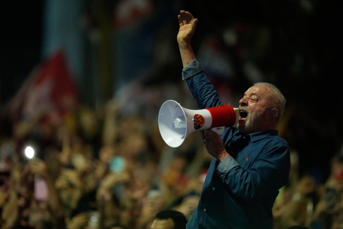 Lula rieletto in Brasile, dalla lotta contro le Big Tech alla sanità pubblica: così vuole ricostruire il Paese Lula rieletto in Brasile, dalla lotta contro le Big Tech alla sanità pubblica: così vuole ricostruire il Paese