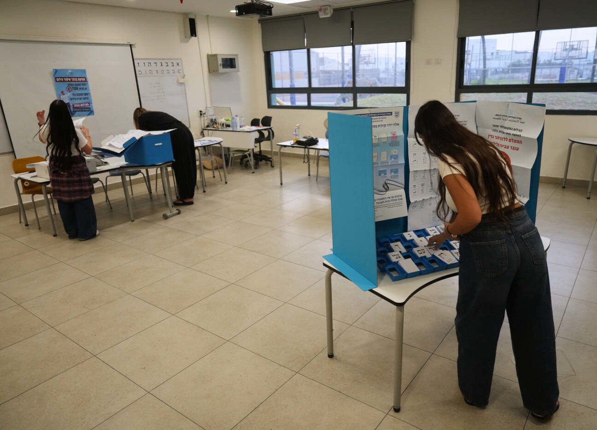 Elezioni Israele, l’incognita dei 640mila nuovi elettori. “La nostra priorità è fermare il nemico”. Assist a Netanyahu Elezioni Israele, l’incognita dei 640mila nuovi elettori. “La nostra priorità è fermare il nemico”. Assist a Netanyahu