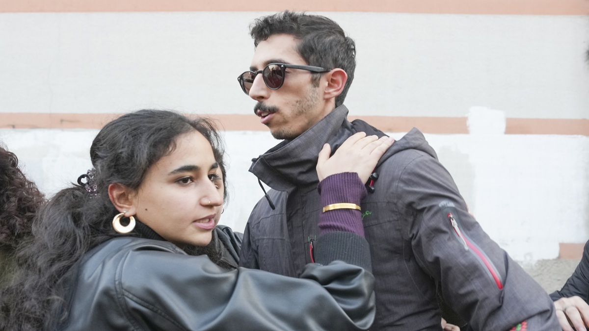 Scontri a Milano, torna in libertà Siher. Meloni furiosa: “Dalla gip decisione vergognosa” Scontri a Milano, torna in libertà Siher. Meloni furiosa: “Dalla gip decisione vergognosa”