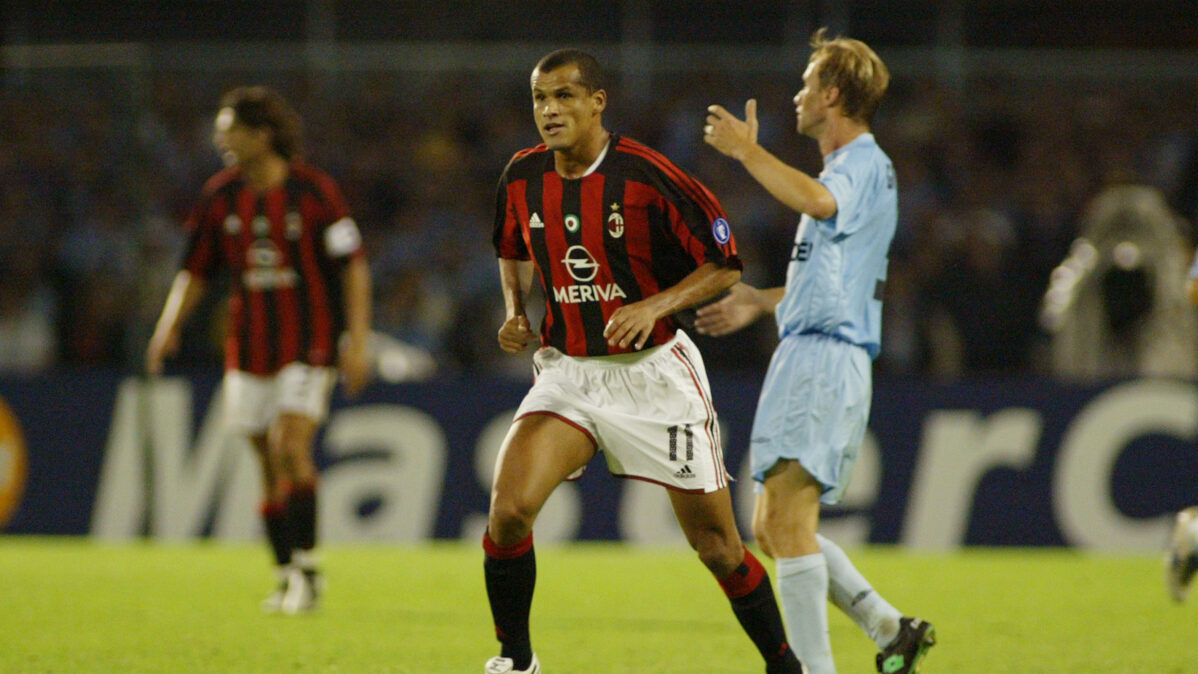 Milan, ritorno al passato sulle maglie? Adidas può riprendersi i rossoneri: quanta nostalgia per i tifosi – FOTO Milan, ritorno al passato sulle maglie? Adidas può riprendersi i rossoneri: quanta nostalgia per i tifosi – FOTO