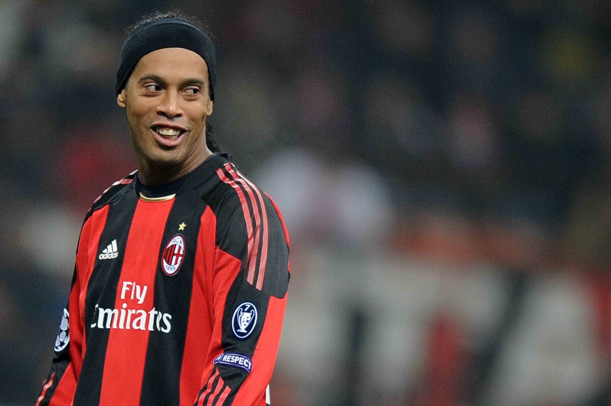 Milan, ritorno al passato sulle maglie? Adidas può riprendersi i rossoneri: quanta nostalgia per i tifosi – FOTO Milan, ritorno al passato sulle maglie? Adidas può riprendersi i rossoneri: quanta nostalgia per i tifosi – FOTO