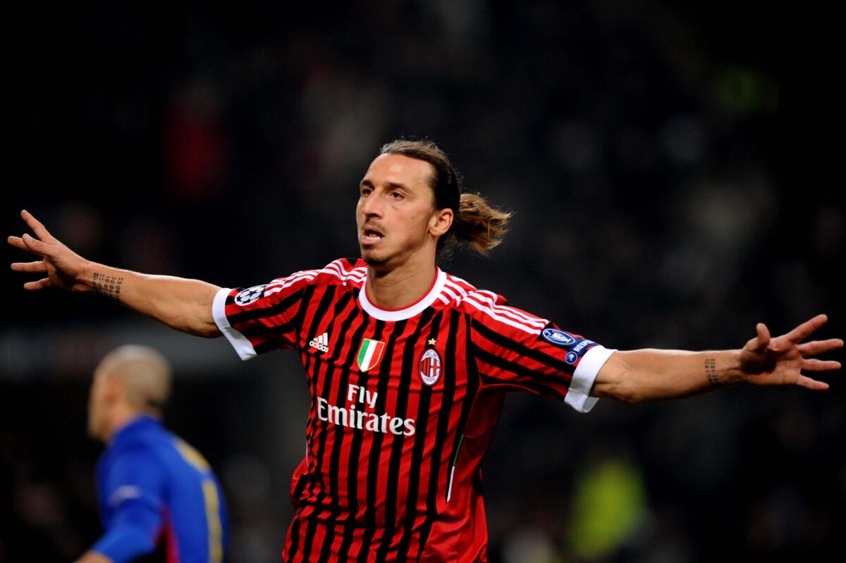 Milan, ritorno al passato sulle maglie? Adidas può riprendersi i rossoneri: quanta nostalgia per i tifosi – FOTO Milan, ritorno al passato sulle maglie? Adidas può riprendersi i rossoneri: quanta nostalgia per i tifosi – FOTO