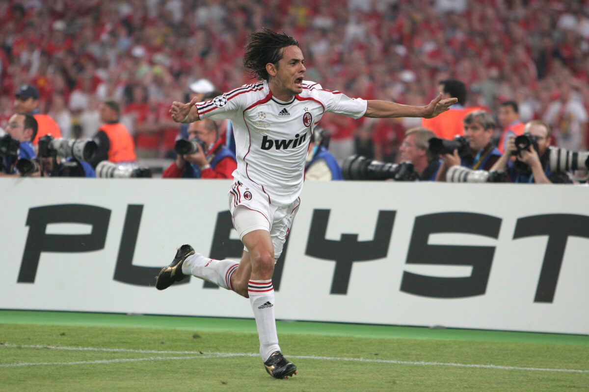 Milan, ritorno al passato sulle maglie? Adidas può riprendersi i rossoneri: quanta nostalgia per i tifosi – FOTO Milan, ritorno al passato sulle maglie? Adidas può riprendersi i rossoneri: quanta nostalgia per i tifosi – FOTO