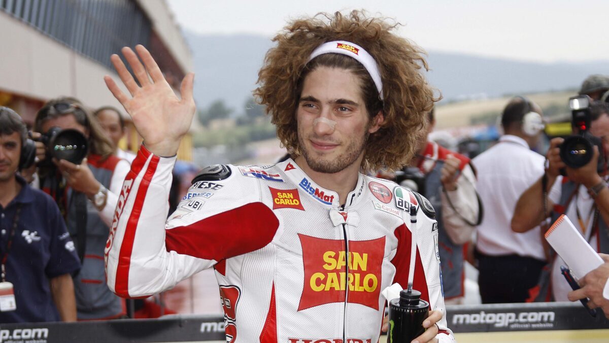 Marco Simoncelli, 15 anni senza il Sic: il sorriso che non invecchia mai Marco Simoncelli, 15 anni senza il Sic: il sorriso che non invecchia mai