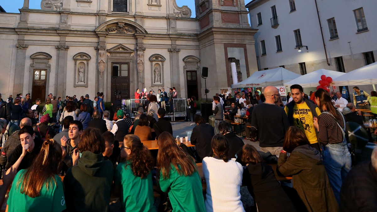 Milano, torna la Notte dei senza dimora: “Avere una casa non è un privilegio ma un diritto” Milano, torna la Notte dei senza dimora: “Avere una casa non è un privilegio ma un diritto”