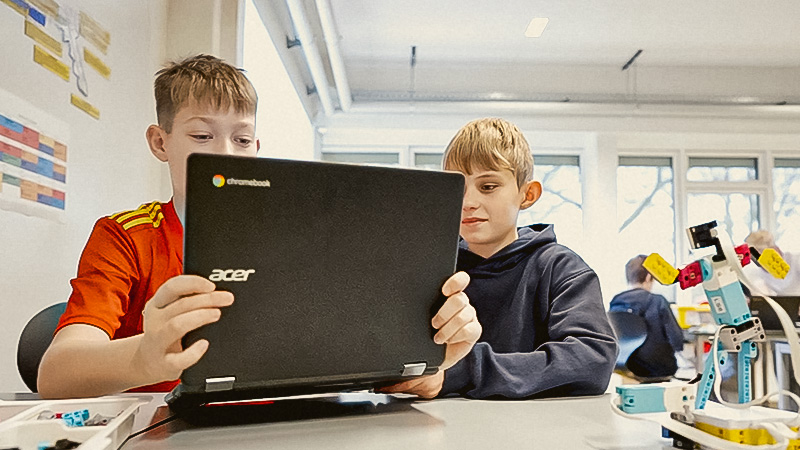 Acer EMEA: l’IA entra sempre di più nelle scuole europee tra innovazione, competenze e cybersecurity Acer EMEA: l’IA entra sempre di più nelle scuole europee tra innovazione, competenze e cybersecurity