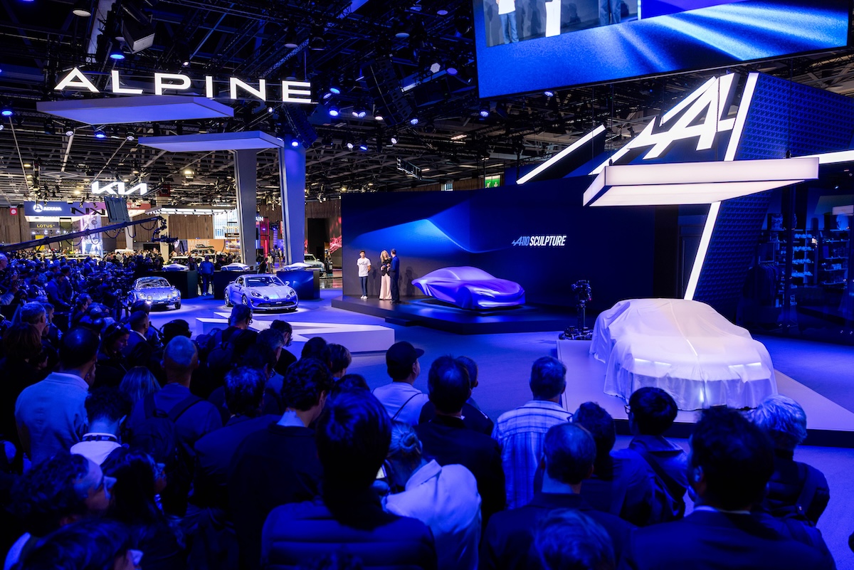Alpine A110 2027, prime forme a Parigi: cosa cambia con l’elettrico Alpine A110 2027, prime forme a Parigi: cosa cambia con l’elettrico