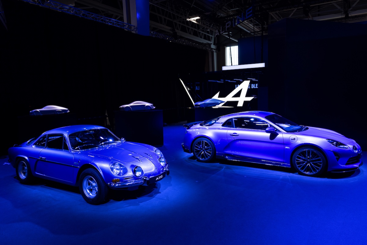 Alpine A110 2027, prime forme a Parigi: cosa cambia con l’elettrico Alpine A110 2027, prime forme a Parigi: cosa cambia con l’elettrico