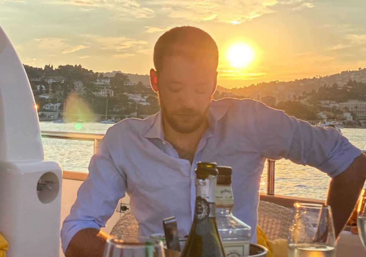 Antoine de Massy, cugino del Principe Alberto, è stato trovato morto a Monaco. Un uomo fermato, cosa sappiamo Antoine de Massy, cugino del Principe Alberto, è stato trovato morto a Monaco. Un uomo fermato, cosa sappiamo