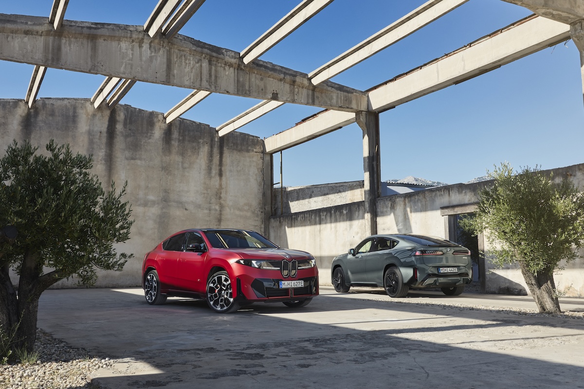 BMW iX4, il nuovo SUV elettrico sfiora gli 830 km di autonomia