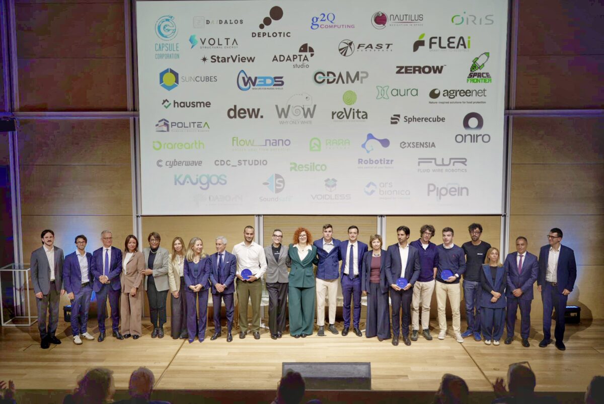 Intesa Sanpaolo rafforza il sostegno alle startup, all’innovazione e alla transizione sostenibile Intesa Sanpaolo rafforza il sostegno alle startup, all’innovazione e alla transizione sostenibile