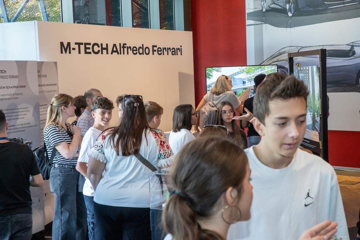Ferrari apre Maranello agli studenti: oltre 30 scuole in sede Ferrari apre Maranello agli studenti: oltre 30 scuole in sede