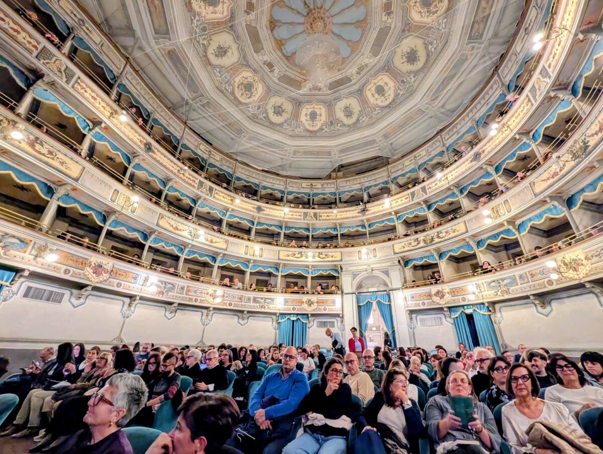“Il Maestro e Margherita” raccontato al Teatro La Nuova Fenice di Osimo da Paolo Nori “Il Maestro e Margherita” raccontato al Teatro La Nuova Fenice di Osimo da Paolo Nori