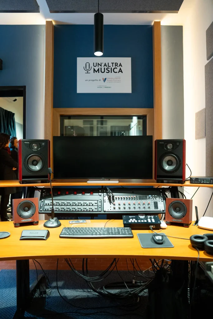 A Rebibbia si cambia musica: Ermal Meta porta il futuro dietro le sbarre