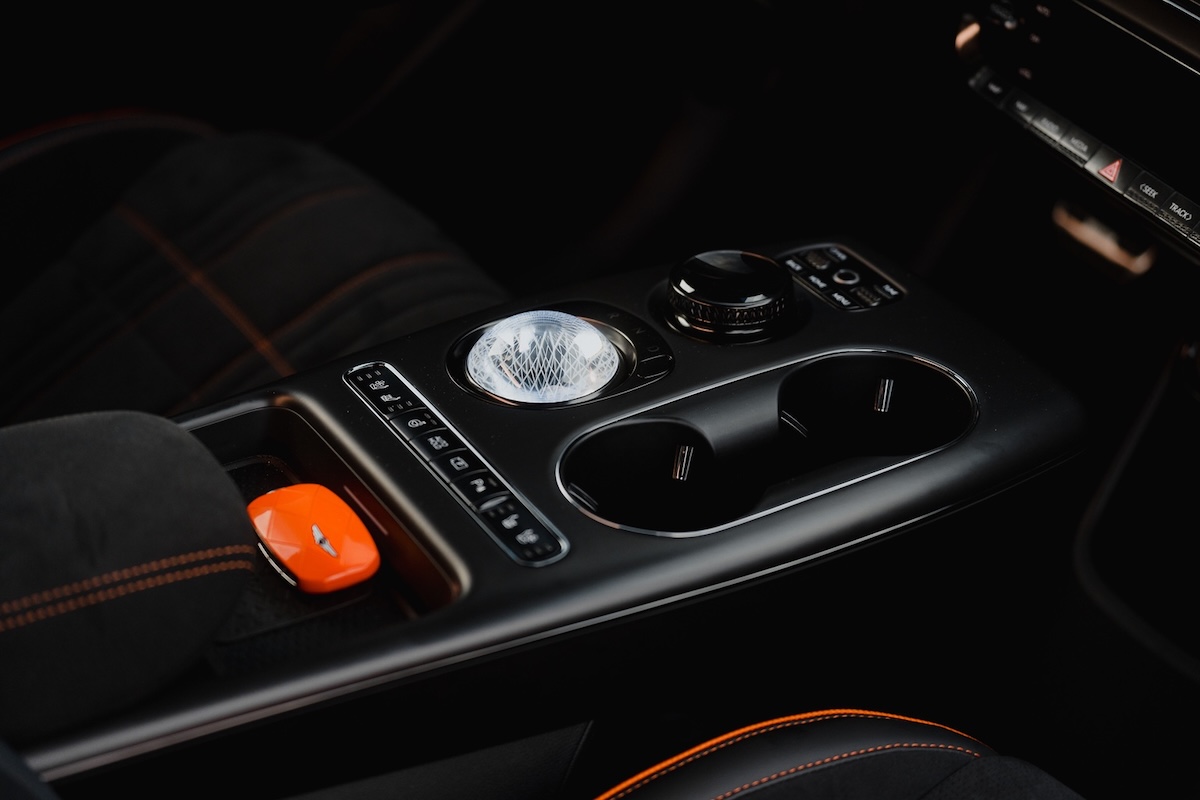 Genesis GV60 Magma ordinabile in Italia: prezzi e caratteristiche Genesis GV60 Magma ordinabile in Italia: prezzi e caratteristiche