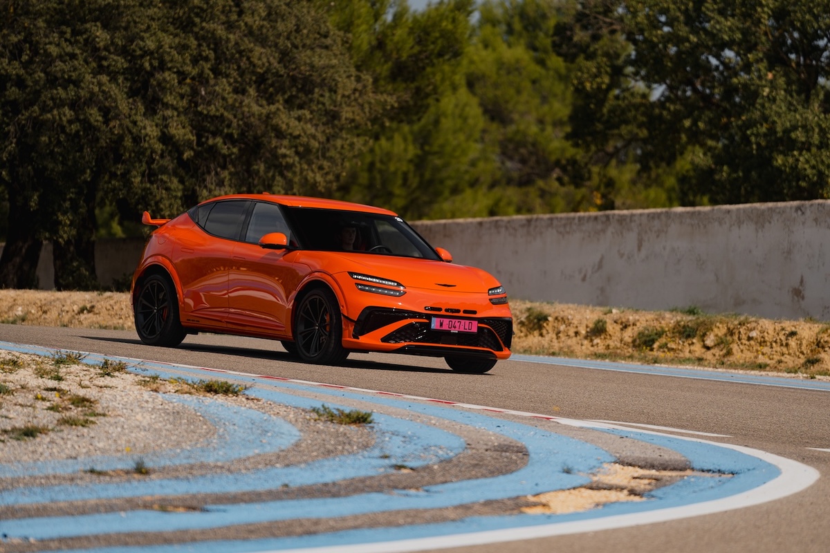 Genesis GV60 Magma ordinabile in Italia: prezzi e caratteristiche Genesis GV60 Magma ordinabile in Italia: prezzi e caratteristiche