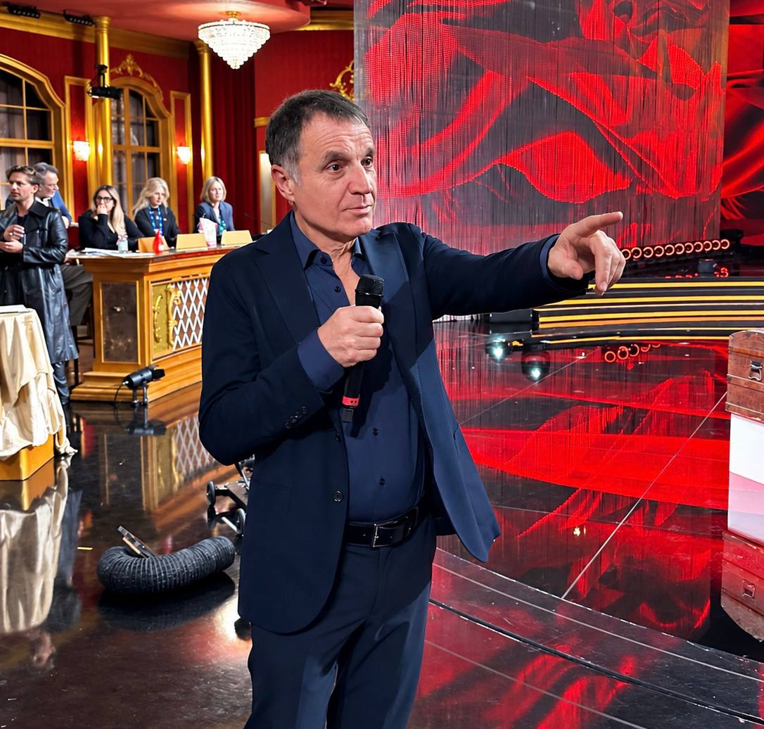 Luca Alcini, dietro le quinte di Ballando con le Stelle: “La televisione non inventa le emozioni, le amplifica” – INTERVISTA Luca Alcini, dietro le quinte di Ballando con le Stelle: “La televisione non inventa le emozioni, le amplifica” – INTERVISTA