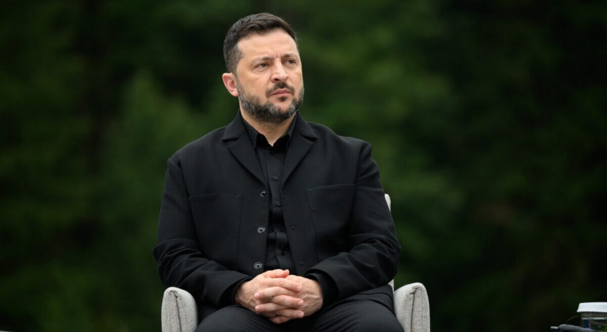Ucraina, Zelensky: “Pronti a negoziare, gli Usa facciano pressione su Putin e non su di noi”. Ipotesi trilaterale già la prossima settimana Ucraina, Zelensky: “Pronti a negoziare, gli Usa facciano pressione su Putin e non su di noi”. Ipotesi trilaterale già la prossima settimana