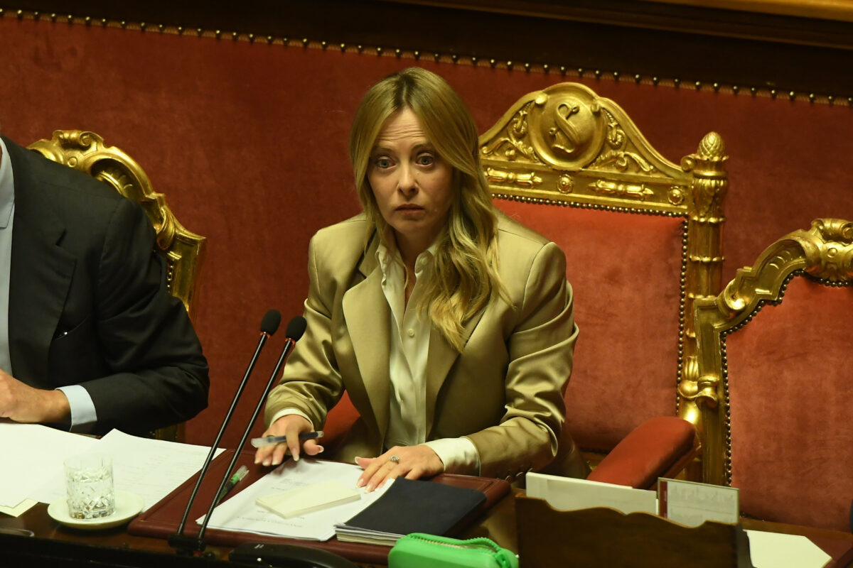 Ucraina, il Telegraph: anche Meloni tra i possibili negoziatori con Putin Ucraina, il Telegraph: anche Meloni tra i possibili negoziatori con Putin