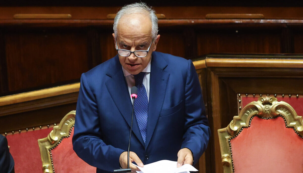 Decreto sicurezza, dal fermo preventivo anche per i minori alle multe fino a 20mila euro: ecco tutte le misure Decreto sicurezza, dal fermo preventivo anche per i minori alle multe fino a 20mila euro: ecco tutte le misure