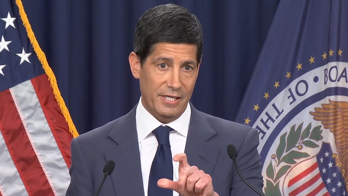 Fed, nessuna sorpresa: tassi fermi al 3,75-4%. Ma due voti chiedevano un nuovo rialzo Fed, nessuna sorpresa: tassi fermi al 3,75-4%. Ma due voti chiedevano un nuovo rialzo