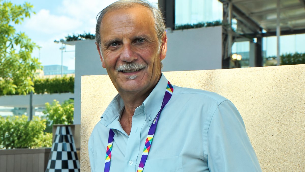 Roberto Bernabai, addio al volto dello sport di Tmc e La7: aveva 70 anni, raccontò tre Mondiali e le Olimpiadi Roberto Bernabai, addio al volto dello sport di Tmc e La7: aveva 70 anni, raccontò tre Mondiali e le Olimpiadi