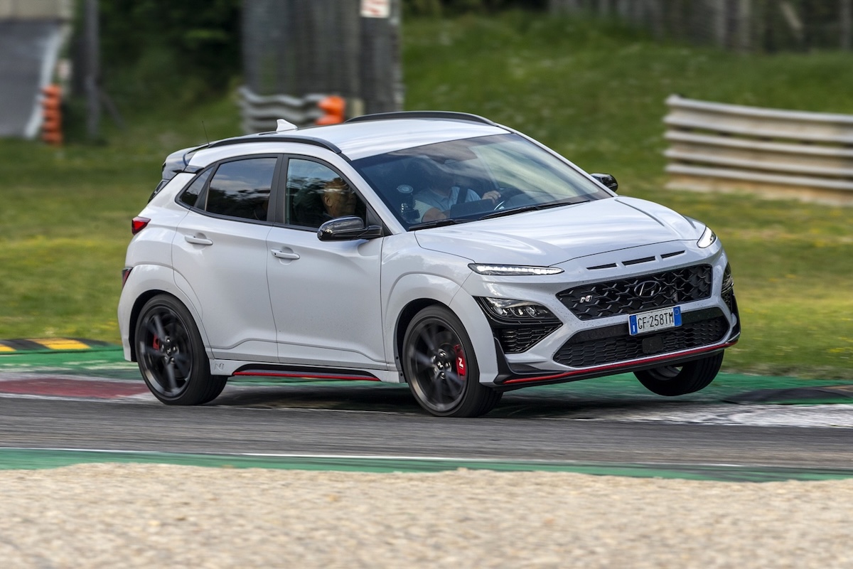 Hyundai KONA, dal benzina all’elettrico: storia di un successo Hyundai KONA, dal benzina all’elettrico: storia di un successo