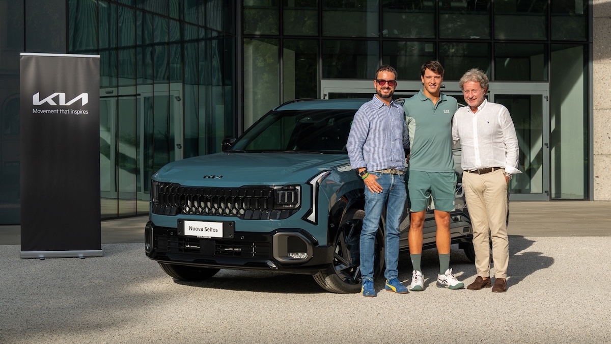 Kia Seltos, l’auto ufficiale del tennista Luciano Darderi Kia Seltos, l’auto ufficiale del tennista Luciano Darderi