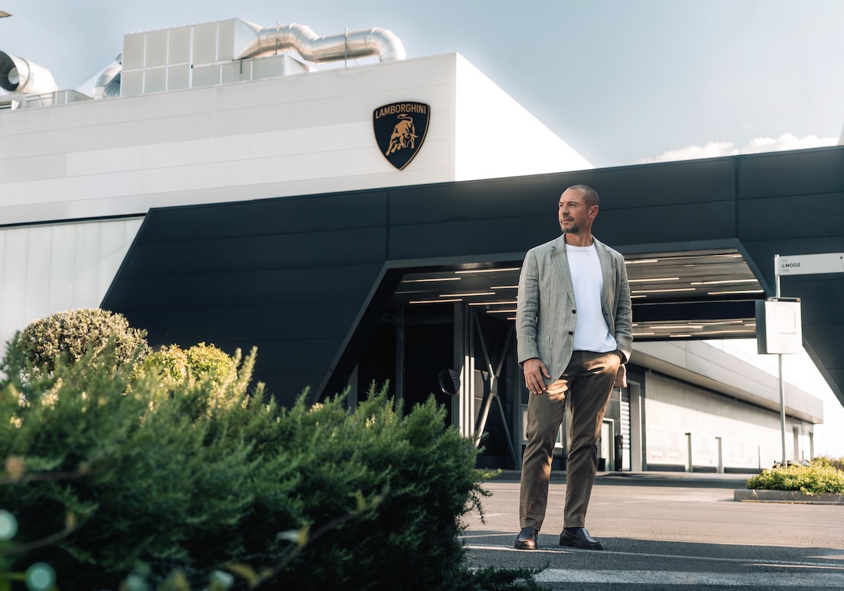 Stefano Accorsi protagonista del viaggio Lamborghini nel Made in Italy