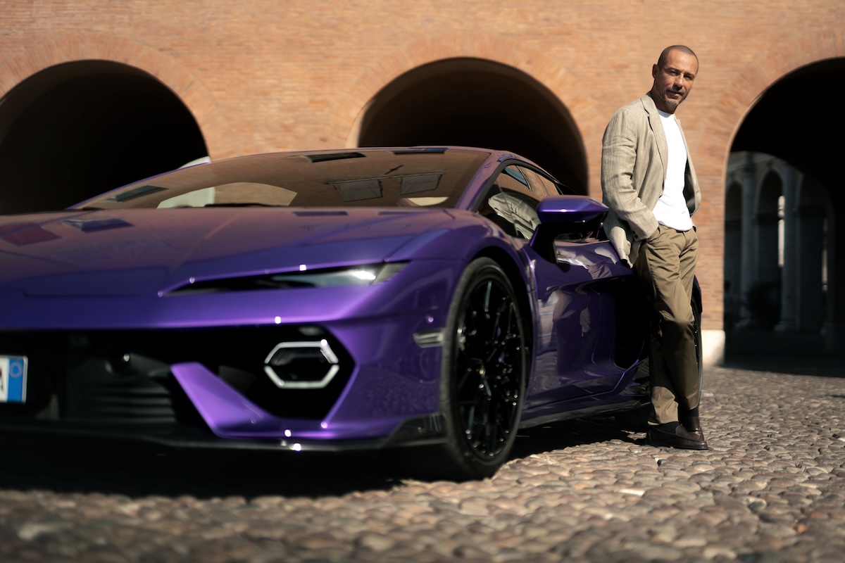 Stefano Accorsi protagonista del viaggio Lamborghini nel Made in Italy