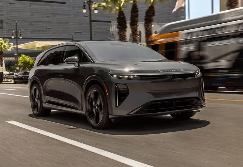 Parigi 2026, Lucid debutta con il SUV Gravity e la berlina Air Parigi 2026, Lucid debutta con il SUV Gravity e la berlina Air
