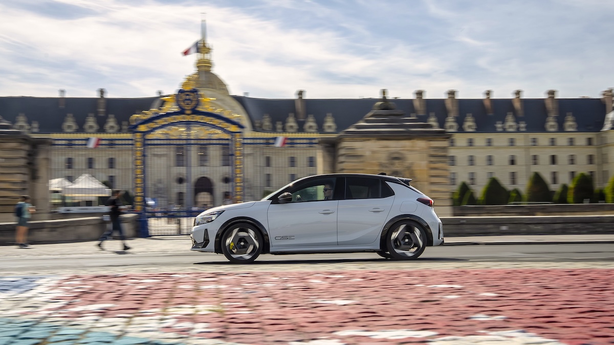 Opel Corsa GSE, la sportiva elettrica che affronta anche i lunghi viaggi Opel Corsa GSE, la sportiva elettrica che affronta anche i lunghi viaggi
