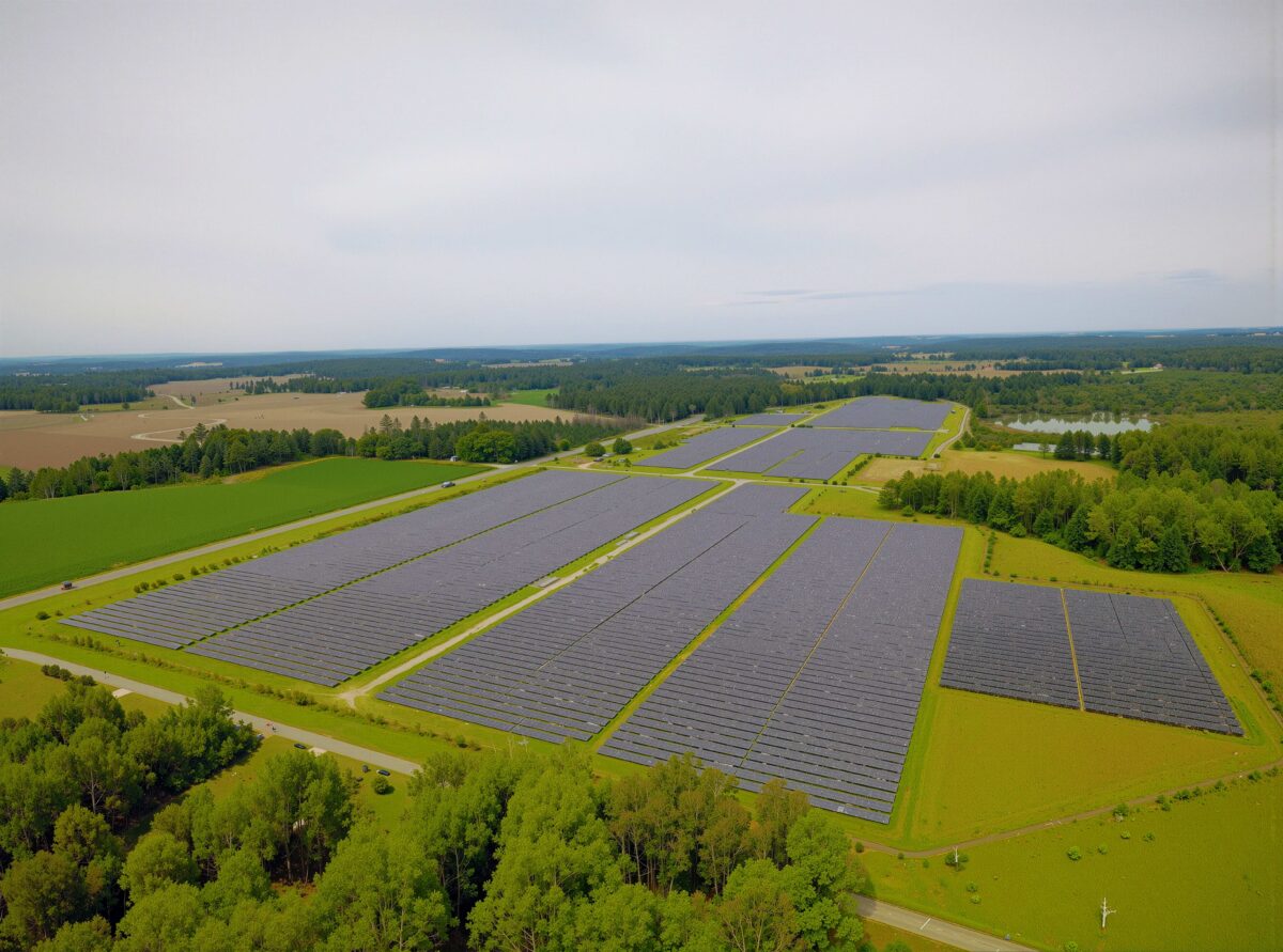 Enel, perfezionata l’acquisizione di un portafoglio da circa 270 MW di impianti solari negli Stati Uniti Enel, perfezionata l’acquisizione di un portafoglio da circa 270 MW di impianti solari negli Stati Uniti