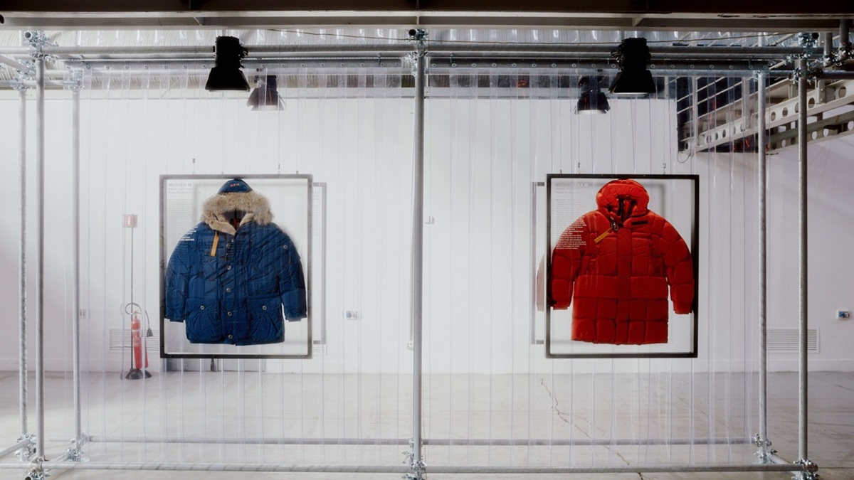 Vent’anni di Parajumpers, la Gobi diventa arte Vent’anni di Parajumpers, la Gobi diventa arte