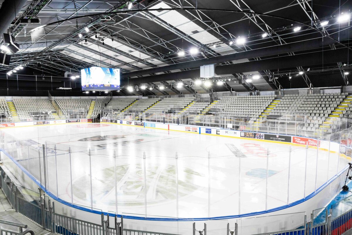 Il grande hockey torna a Milano: il debutto della Fiera Ice Arena di Fondazione Fiera Milano. VIDEO Il grande hockey torna a Milano: il debutto della Fiera Ice Arena di Fondazione Fiera Milano. VIDEO