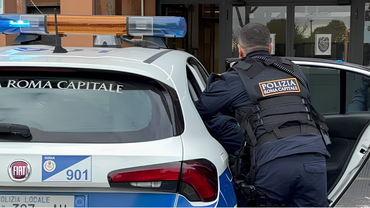 Villa Gordiani, ragazzo trovato morto nel parco con una ferita al collo: è caccia all’assassino Villa Gordiani, ragazzo trovato morto nel parco con una ferita al collo: è caccia all’assassino
