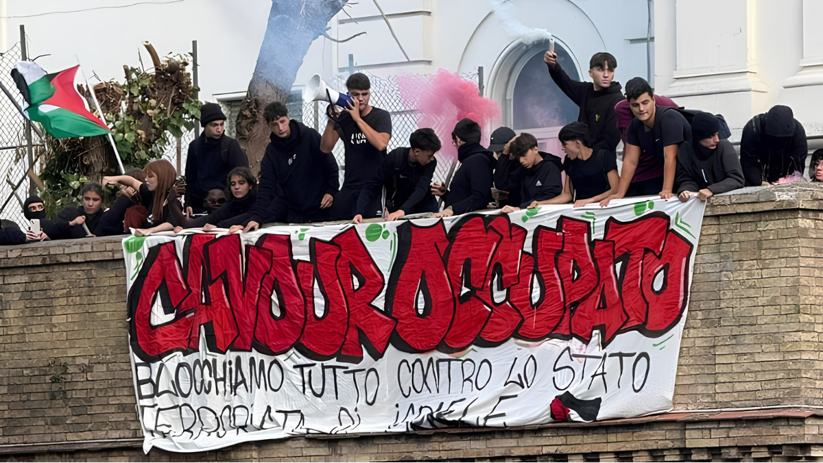 Parte dal Cavour l’autunno caldo degli studenti: occupato il liceo scientifico di via delle Carine Parte dal Cavour l’autunno caldo degli studenti: occupato il liceo scientifico di via delle Carine